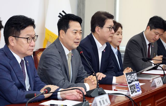 국민의힘 장동혁 대표가 30일 국회에서 열린 최고위원회의에서 발언하고 있다. 연합뉴스