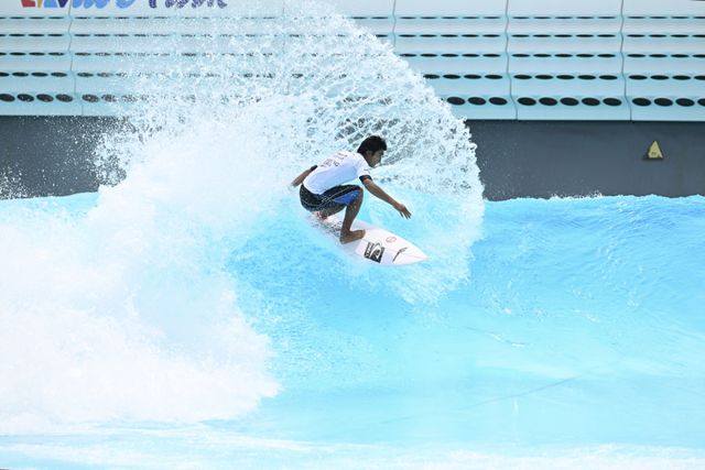세계 서퍼들 시흥 거북섬으로 …‘2026 WSL 국제서핑대회’ 개막 [포토뉴스]