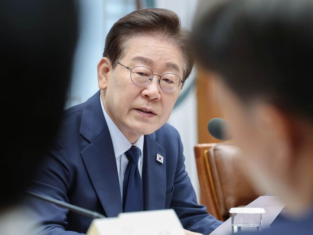 이재명 대통령이 6일 청와대에서 열린 메가프로젝트 민관합동 점검회의에서 발언하고 있다. 연합뉴스