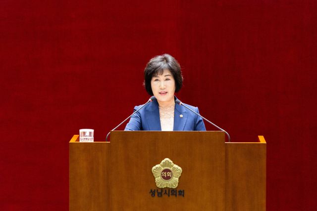 6일 오전 성남시의회 제311회 임시회 제1차 본회의에서 부의장으로 당선된 정연화 부의장이 당선 소감을 밝히고 있는 모습. 성남시의회 제공