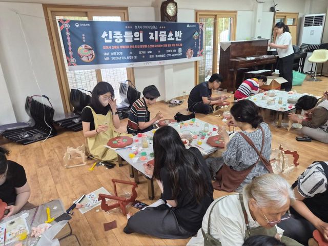 의왕시가 국가유산 활용사업인 ‘신중들의 지물소반’을 청계사에서 운영했다. 의왕시 제공