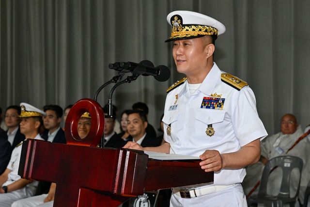 8일 해군 제2함대사령부에서 열린 제34대 2함대사령관 취임식에서 김상호 신임 제2함대사령관이 취임사를 하고 있다. 해군 제2함대사령부 제공