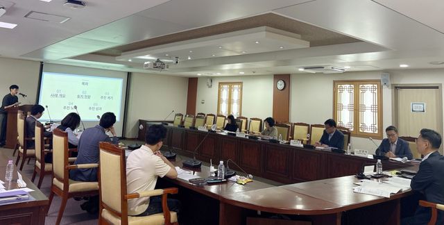 안양시가 3일 시청 전자회의실에서 적극행정 우수공무원 선발을 위한 적극행정위원회를 개최했다. 안양시 제공