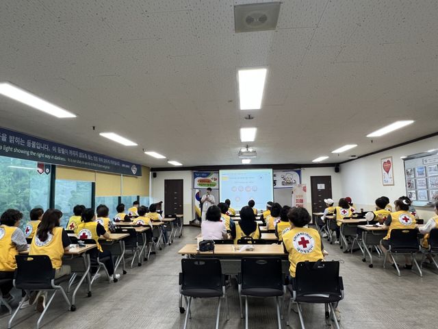 남양주보건소 치매안심센터가 9일 대한적십자사 경기도지사 동북봉사관에서 치매파트너 플러스 교육을 실시했다. 남양주시 제공