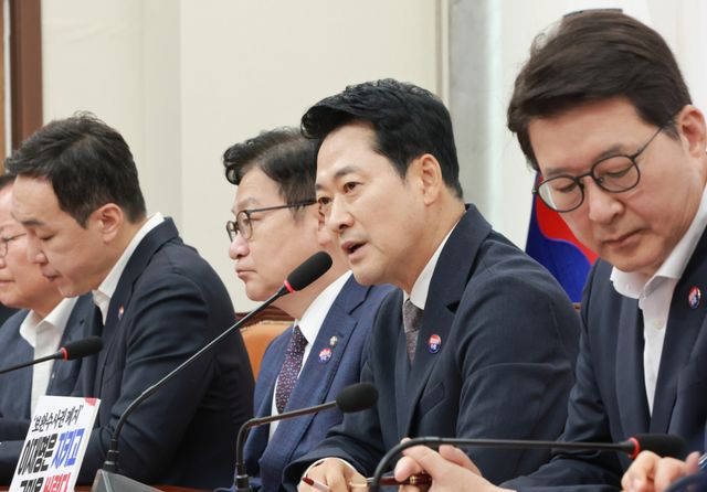 국민의힘 장동혁 대표가 10일 국회에서 열린 최고위원회의에서 발언하고 있다. 연합뉴스