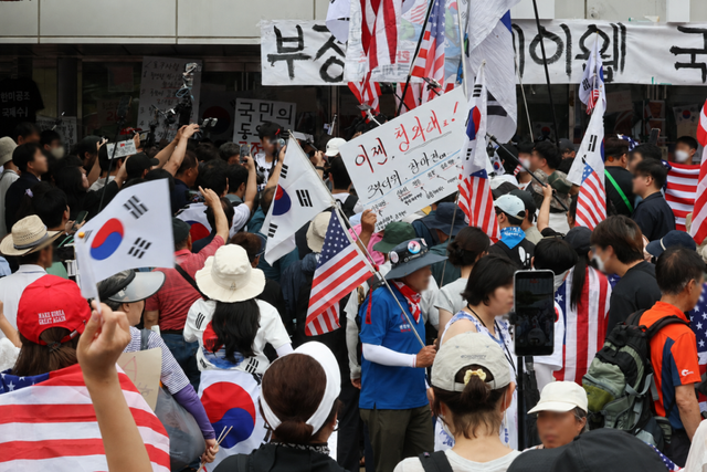 잠실 개표소. 연합뉴스