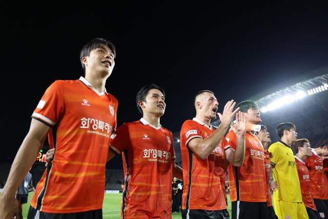 빠른 공격 전환과 강한 압박을 앞세운 화성은 K리그2 4위로 승격 경쟁의 새로운 주자로 떠올랐다.