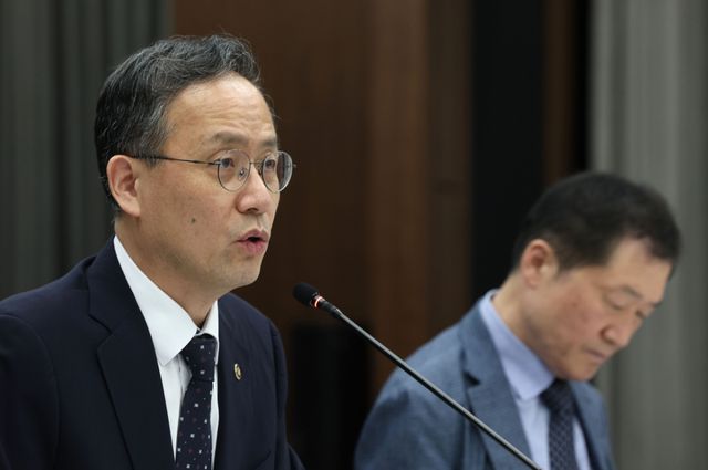 이형일 재정경제부 1차관이 3일 서울 중구 은행회관에서 열린 제59차 세제발전심의위원회에서 발언하고 있다. 연합뉴스