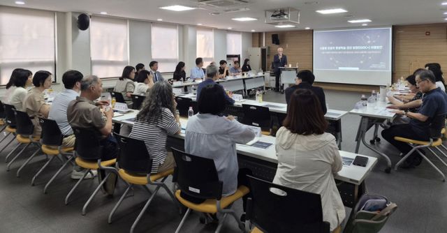 3일 ABC행복학습타운에서 장애인 평생학습 중장기 로드맵 수립 연구용역 착수보고회를 하고 있다. 시흥시 제공