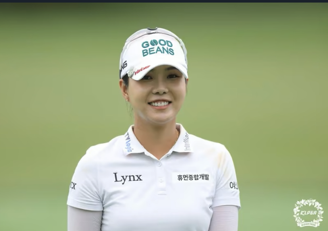 장은수가 제주삼다수 마스터스 최종 라운드에서 환하게 웃고 있다. KLPGA 제공