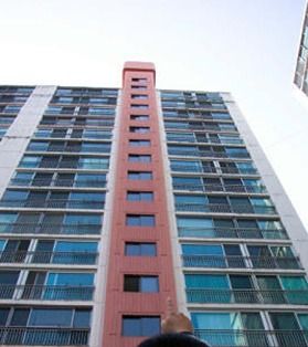 12층에서 투신자살한 여고생, 친구가 받아내 | 인스티즈