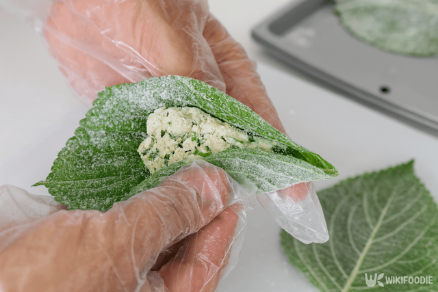 깻잎전 만드는 자료 사진. / 위키푸디