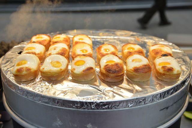 길거리 계란빵 자료사진. /Sarunyu L-shutterstock.com