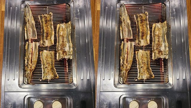 통영 붕장어가&nbsp;노릇하게 구워지고 있다. / 업체 등록 사진