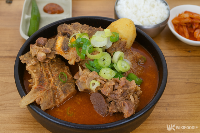 감자탕 자료 사진. / 위키푸디