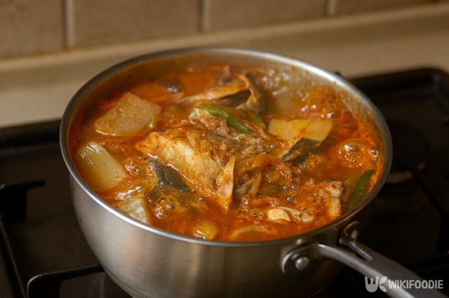 농어 매운탕 자료 사진. / 위키푸디