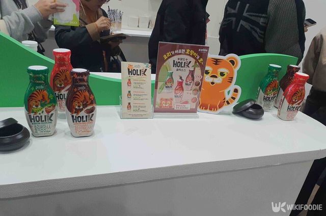 팔도 홀릭소스 시리즈 3종이 전시되어 있다. / 위키푸디