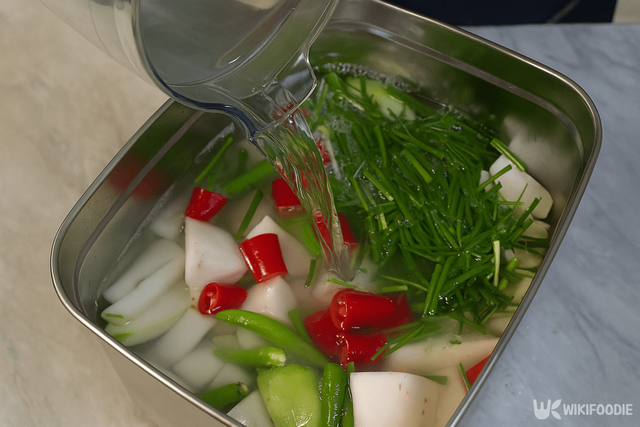 동치미 만드는 과정. / 위키푸디