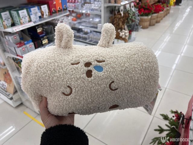 캐릭터 허그 쿠션 자료 사진. / 위키푸디