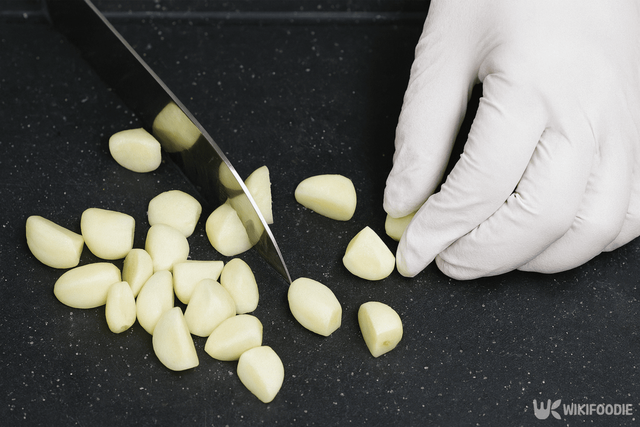 마늘 간장조림 만드는 자료 사진. / 위키푸디