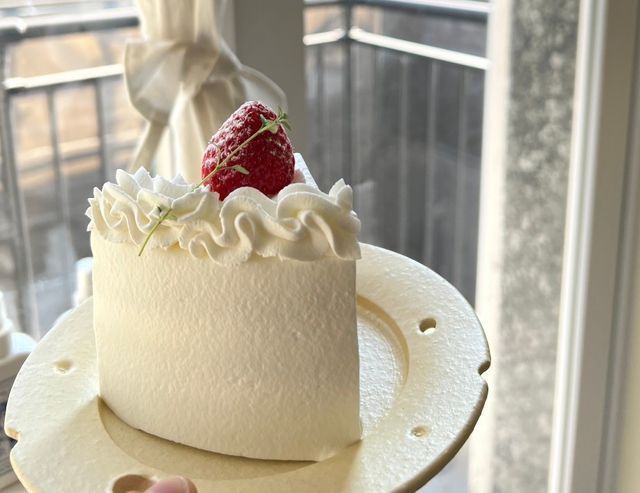 바나나 하루키 딸기 생크림 케이크 자료 사진. / 업체 등록 사진