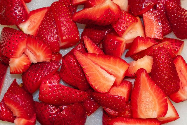 딸기가 한데 모여 있다. 기사의 이해를 돕기 위한 참고 사진입니다. / MCRMfotos-shutterstock.com