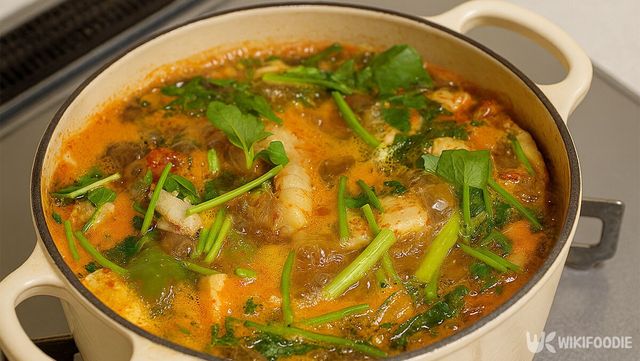 동태찌개가 보글보글 끓고 있다. / 위키푸디