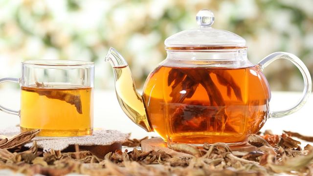 작두콩 차가 놓여 있다. / I Creative. Inc-shutterstock.com