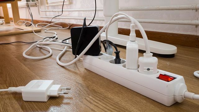 멀티탭 자료 사진. / art of line-shutterstock.com