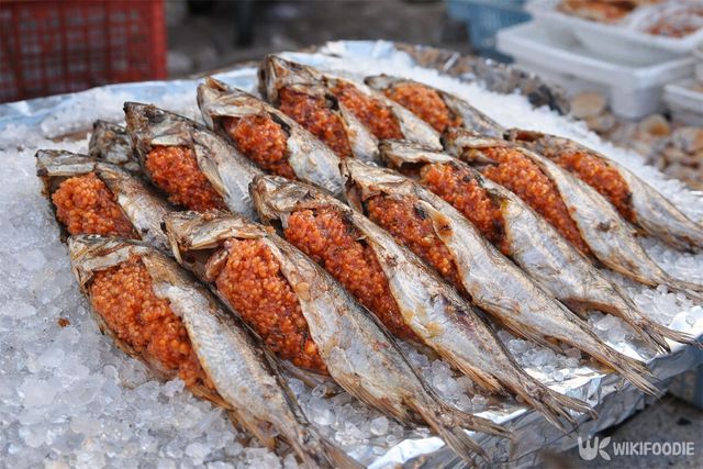 알이 꽉 찬 양미리가 한데 놓여 있다. / 위키푸디