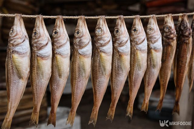 도루묵이 건조되고 있다. / 위키푸디