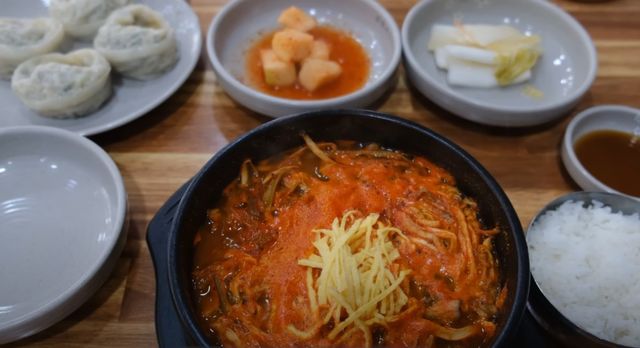 포천버섯육개장. / 유튜브 채널 '하이갱스 higaengs'