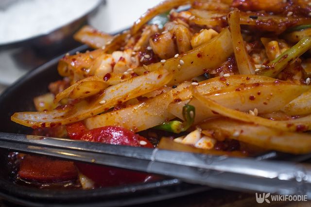 오징어볶음 레시피. / Ezume Images-shutterstock.com