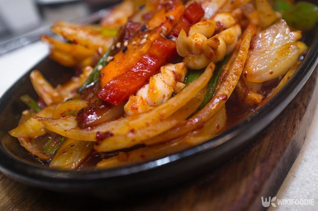 오징어볶음 레시피. / Ezume Images-shutterstock.com