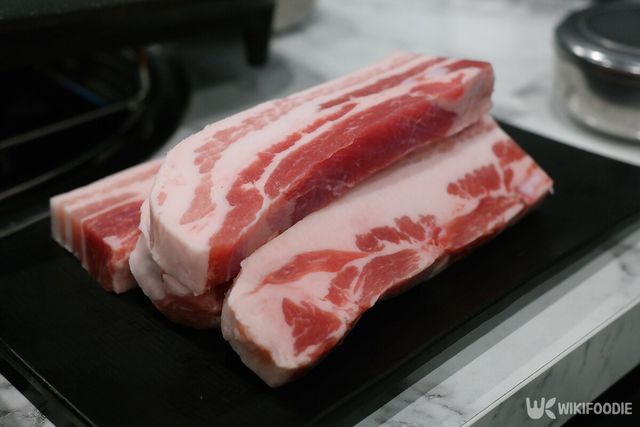 삼겹살 고르는 법. / Hyung min Choi-shutterstock.com