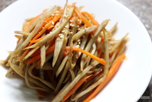 기사의 이해를 돕기 위한 이미지. 우엉 조림. / Hyejin Kang-shutterstock.com