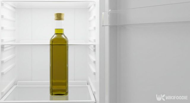 올리브유가 냉장고에 보관된 모습. / 위키푸디