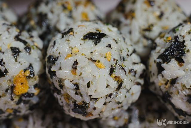 주먹밥 자료사진. / David Herlianto-shutterstock.com