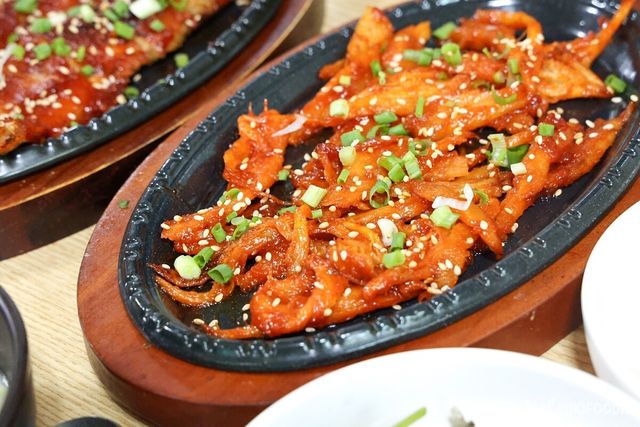 더덕구이. / Light Win-shutterstock.com