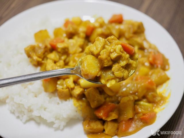 카레라이스. / sungsu han-shutterstock.com