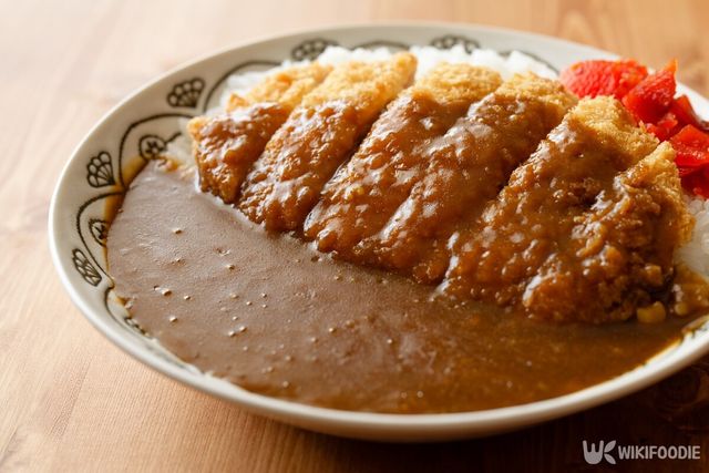 카레카츠. / gontabunta-shutterstock.com