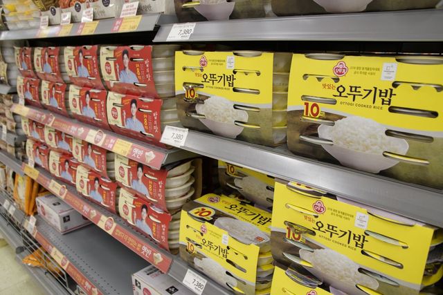 즉석밥 자료 사진. / SUNG YOON JO-shutterstock
