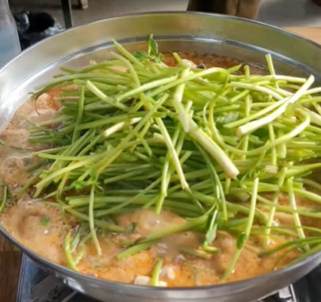 줄포식당. / 유튜브 채널 '까칠한 전주 미식가의 일상 (전주맛집)'