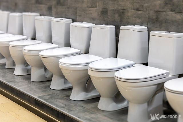 변기 공장 자료사진. / hodim-shutterstock.com