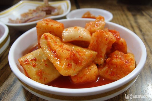 국물 깍두기 자료사진. / gilian_zero-shutterstock.com