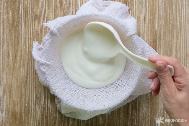 그릭요거트 만드는 법. / Tatiana Foxy-shutterstock.com