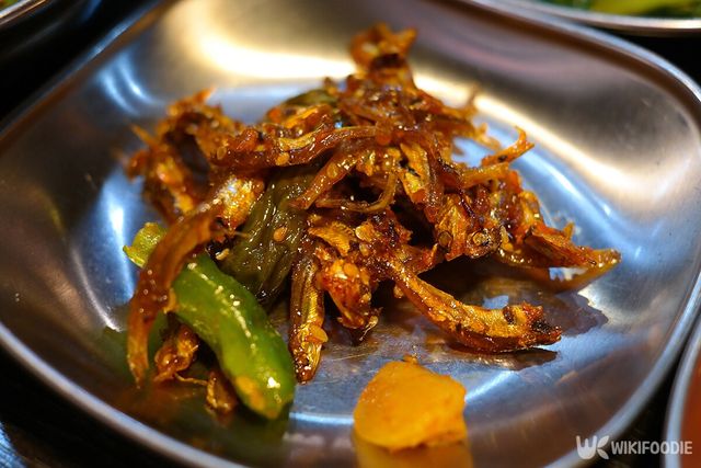 튀긴 멸치볶음 자료사진. / Hyung min Choi-shutterstock.com