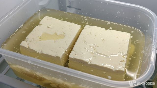 물이 탁해진 두부의 모습. / 위키푸디