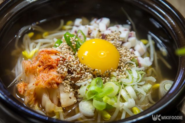 콩나물 국밥 자료사진. / becky's-shutterstock.com