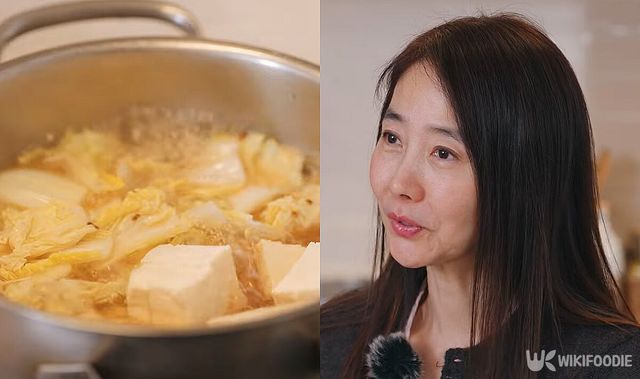 강수지가 초간단 5분 배추 된장국 레시피를 공개했다. / 유튜브 '강수지tv 살며사랑하며배우며'